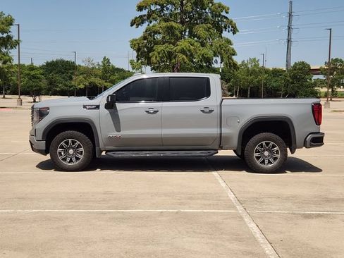 Used 2024 GMC Sierra 1500 AT4 w/ Technology Package AWD/4WD image 4