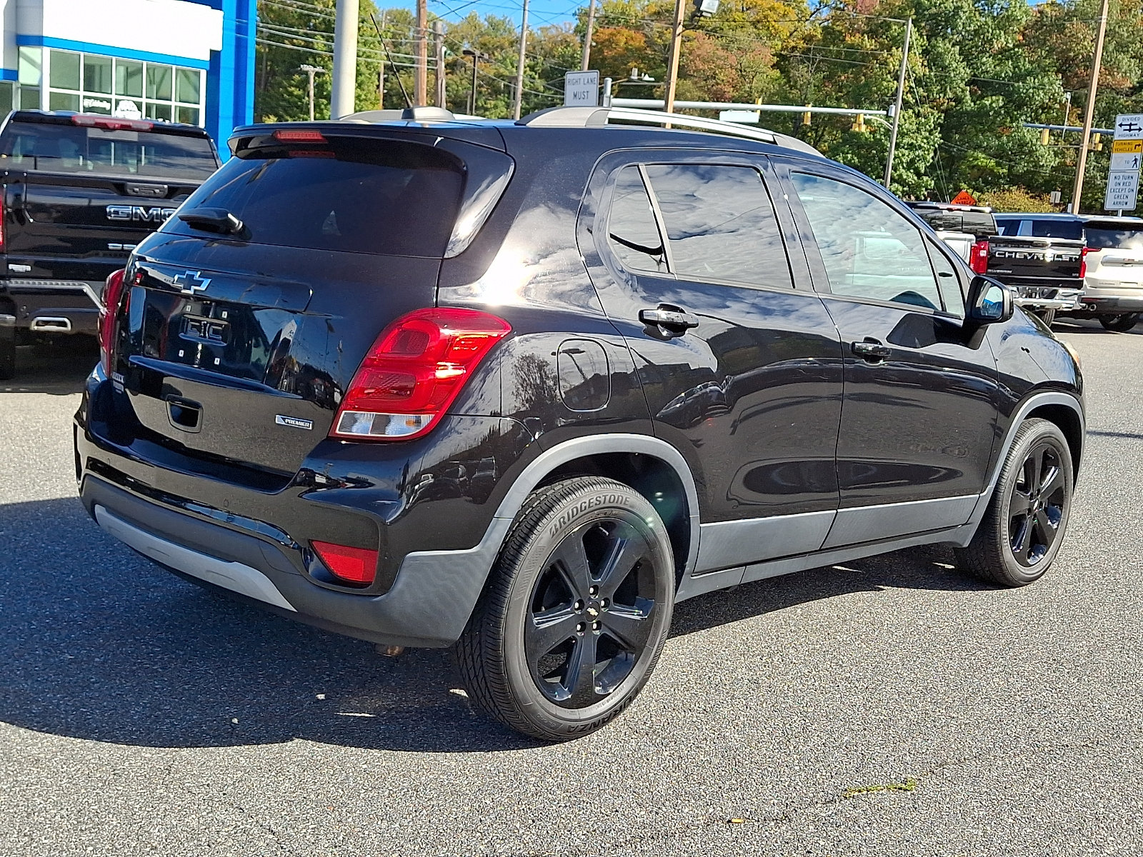 Used 2018 Chevrolet Trax Premier w/ Midnight Edition FWD image 6