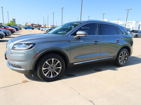 Used 2023 Lincoln Nautilus FWD w/ Premium Package image 19