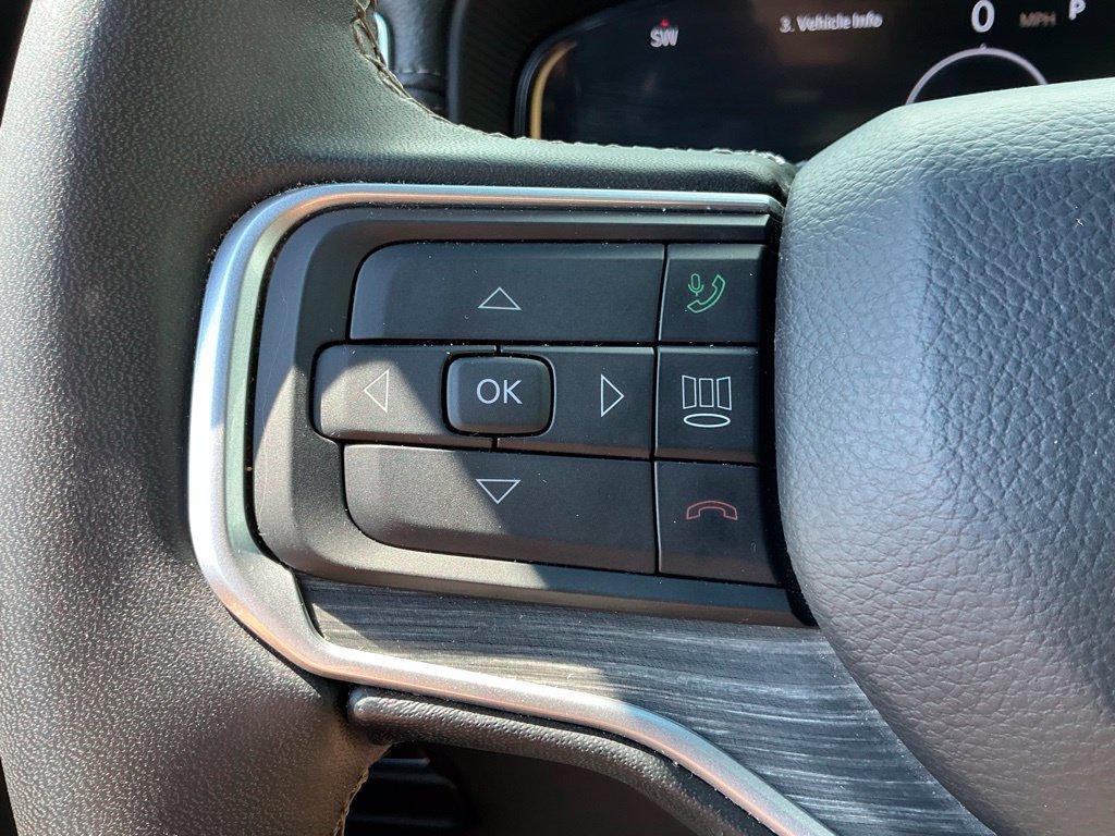Used 2024 Jeep Wagoneer L Series II RWD image 27