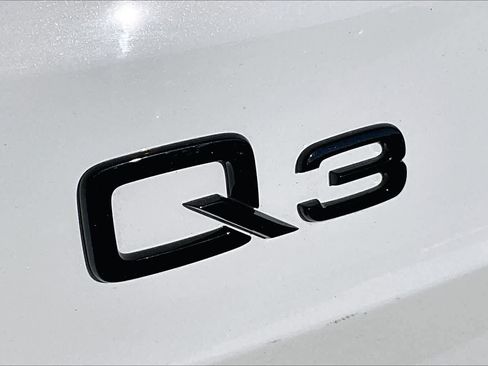 Certified 2025 Audi Q3 2.0T Premium w/ Convenience Package image 29