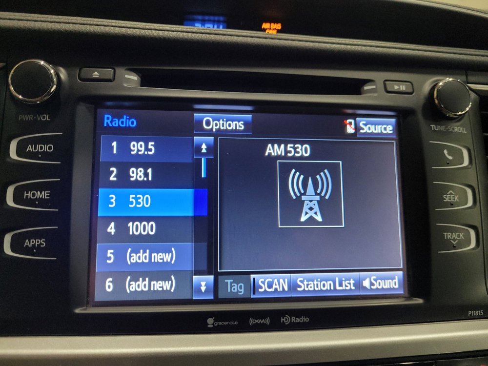 Used 2019 Toyota Highlander Plus AWD/4WD image 25