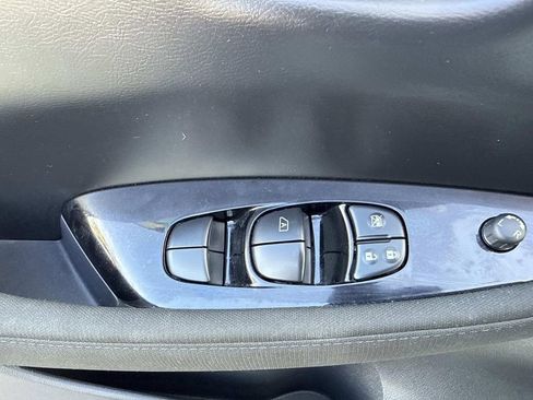 Certified 2025 Nissan Leaf SV Plus image 19