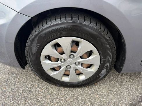 Used 2017 Hyundai Accent SE FWD image 46
