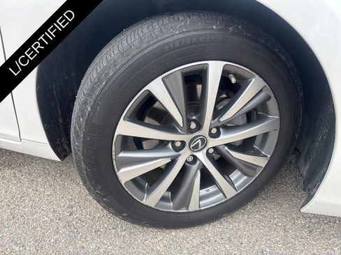 Used 2020 Lexus ES 300h 300h w/ Premium Package image 10