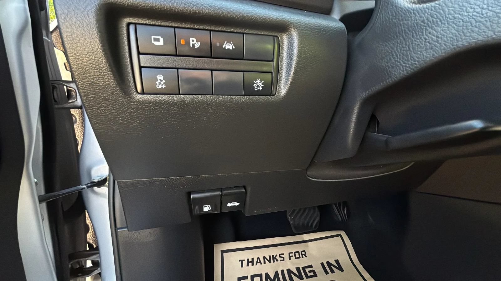 Used 2025 Nissan Versa S FWD image 19