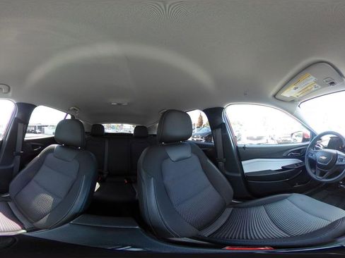 Used 2025 Chevrolet Trax LT image 43