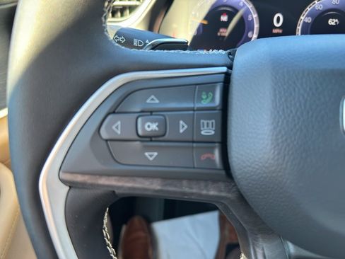 New 2025 Jeep Grand Cherokee Limited w/ Luxury Tech Group II RWD image 13