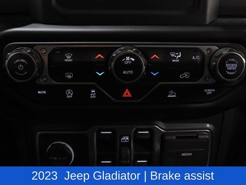 Used 2023 Jeep Gladiator Willys image 21