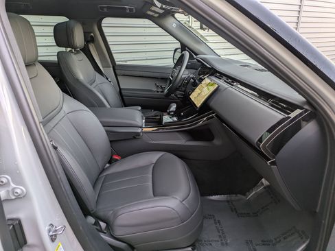 Used 2025 Land Rover Range Rover Sport SE image 34