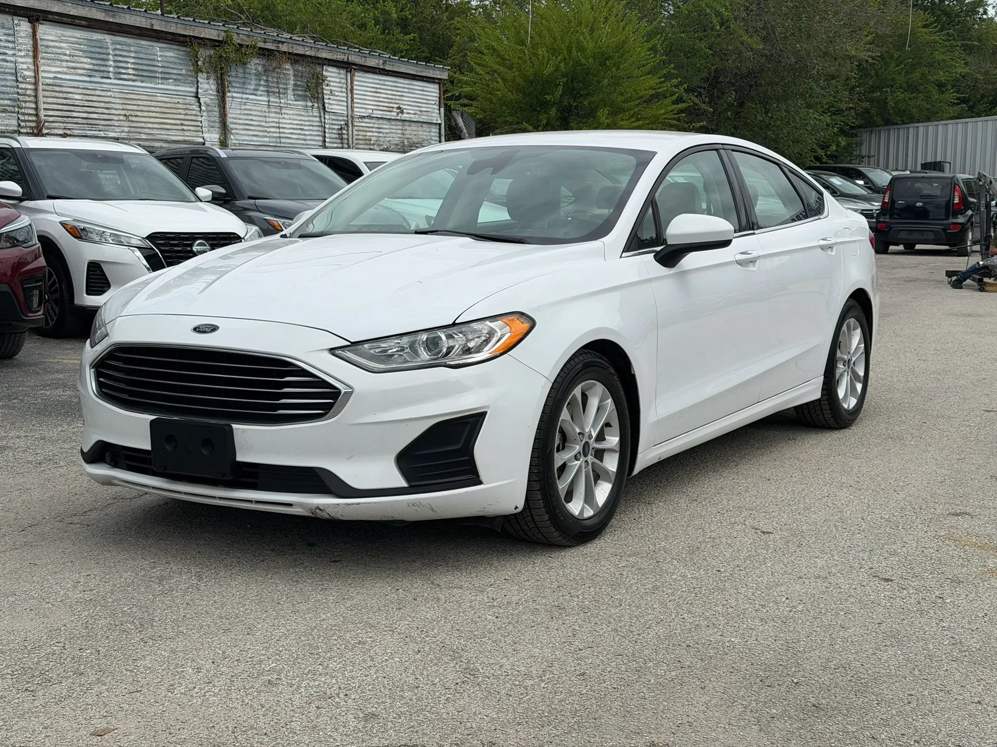 Used 2020 Ford Fusion SE w/ Fleet SE Value Package FWD image 2