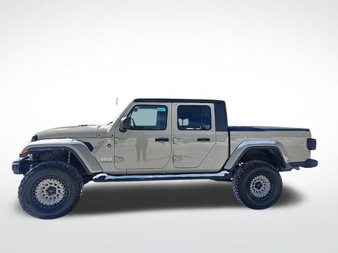 Used 2020 Jeep Gladiator Overland image 5