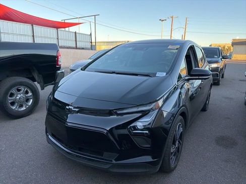 Used 2023 Chevrolet Bolt LT w/ Infotainment Package image 13