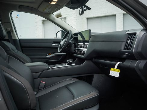 New 2026 Nissan Pathfinder SL w/ SL Premium Package AWD/4WD image 11