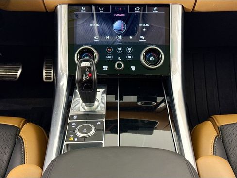 Used 2019 Land Rover Range Rover Sport HSE Dynamic image 12