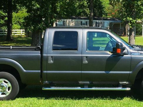 Used 2016 Ford F250 XLT w/ XLT Value Package AWD/4WD image 7