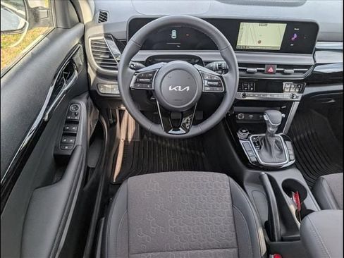 New 2026 Kia Seltos S image 6