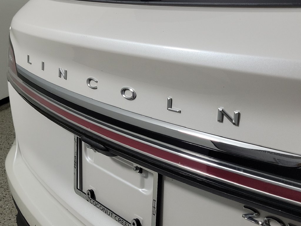 Used 2019 Lincoln Nautilus Reserve FWD image 5