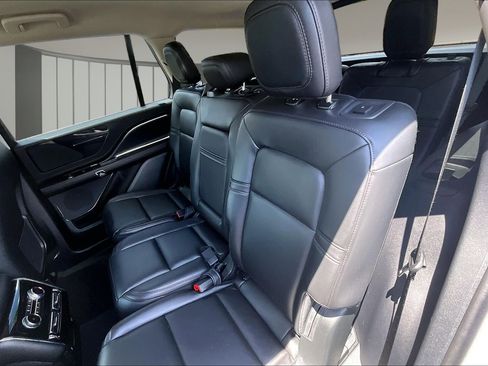 Used 2023 Lincoln Aviator 2WD image 22