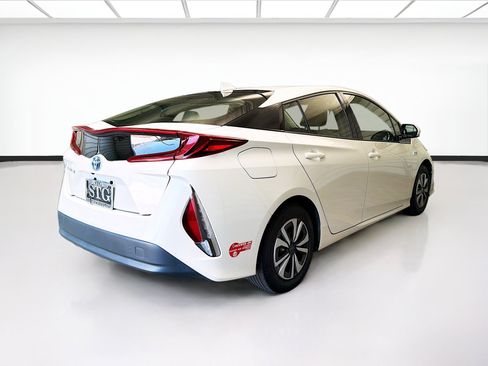 Used 2017 Toyota Prius Prime Plus FWD image 4