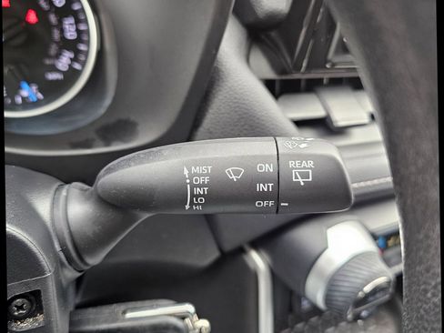 Used 2021 Toyota RAV4 LE image 16