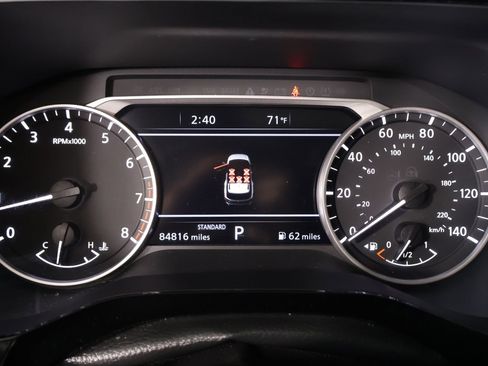 Used 2023 Nissan Pathfinder SL w/ SL Premium Package FWD image 4