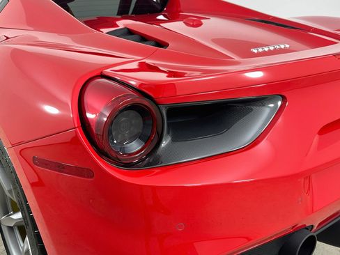Used 2018 Ferrari 488 Spider RWD image 9