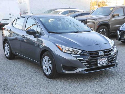 Used 2025 Nissan Versa S w/ Trunk Package image 3