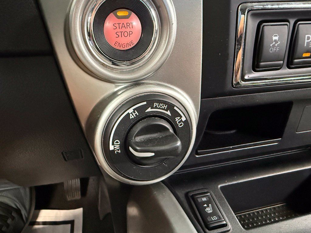 Used 2021 Nissan Titan SV w/ SV Convenience Package AWD/4WD image 18
