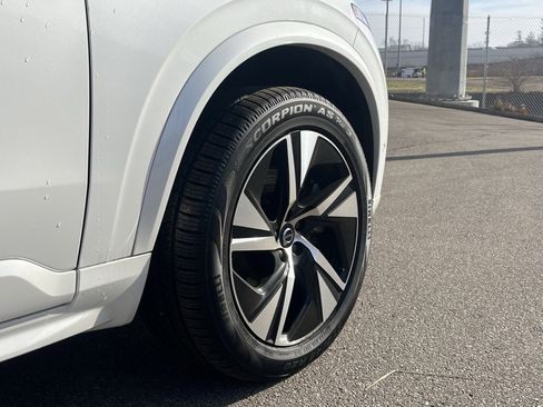 Used 2023 Volvo XC90 T8 Plus image 32