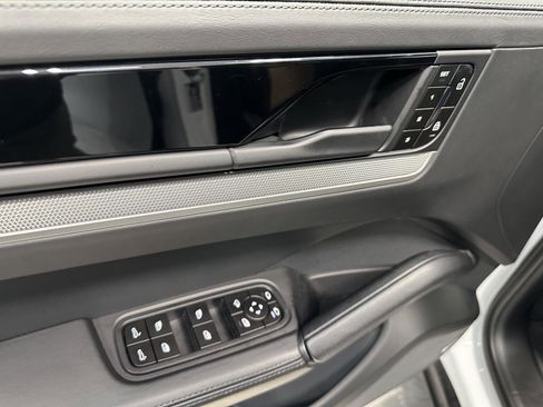 Certified 2025 Porsche Cayenne image 16