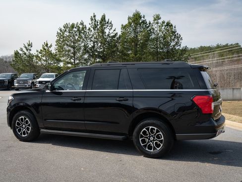 Used 2024 Ford Expedition Max XLT image 7