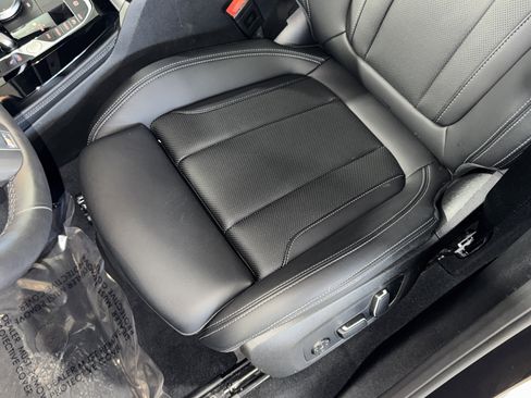 Used 2025 BMW X4 xDrive30i image 34