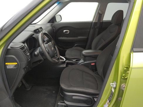 Used 2018 Kia Soul image 17