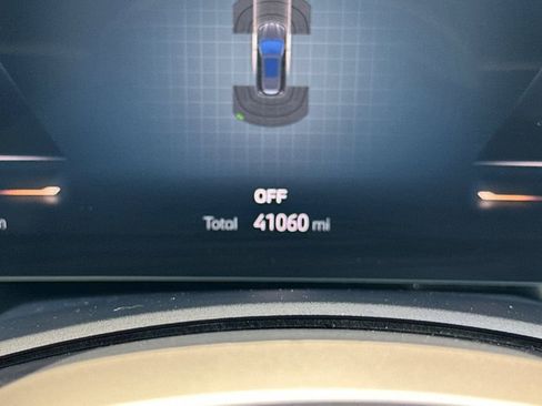 Used 2023 BMW iX M60 w/ Executive Package image 31