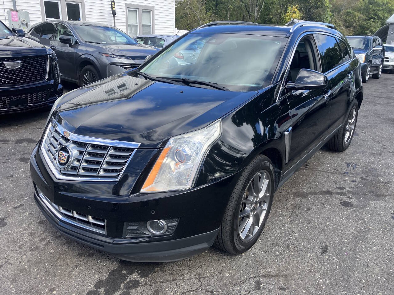 Used 2016 Cadillac SRX Performance w/ Midnight Edition Package AWD/4WD image 3