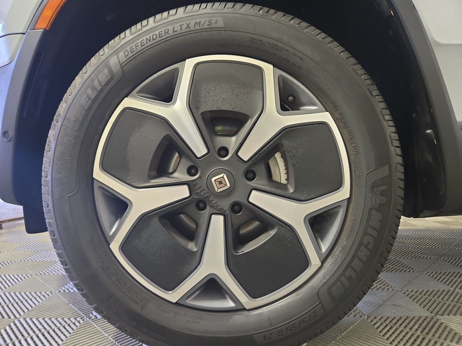 Used 2024 Rivian R1T Adventure Dual AWD/4WD image 9