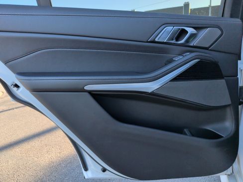 Certified 2025 BMW X7 xDrive40i w/ M Sport Package image 38