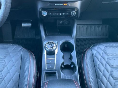 Used 2024 Ford Escape ST-Line Elite w/ Premium Technology Package image 28