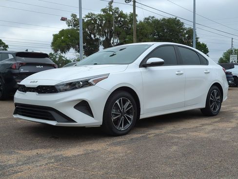 Certified 2024 Kia Forte LXS w/ LXS Technology Package FWD image 1