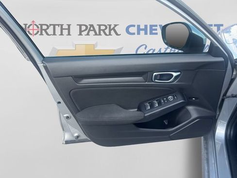 Used 2022 Honda Civic LX image 10