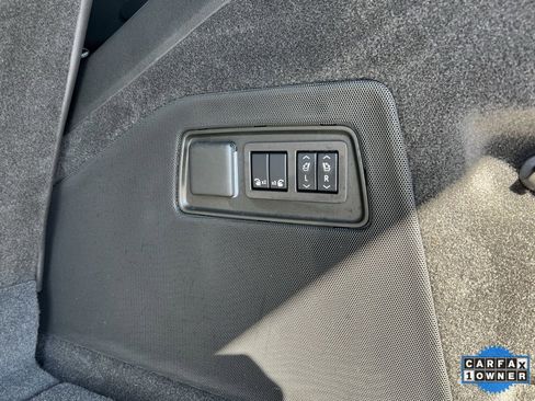 Used 2024 Cadillac Escalade Premium Luxury image 12