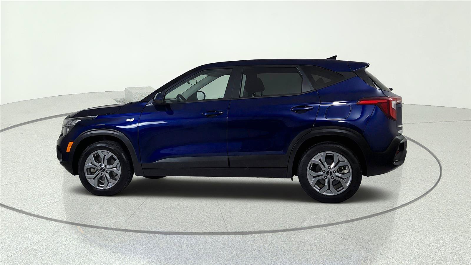 Used 2025 Kia Seltos LX AWD/4WD image 4