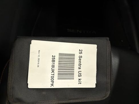 Used 2025 Nissan Sentra SR w/ SR Premium Package FWD image 30