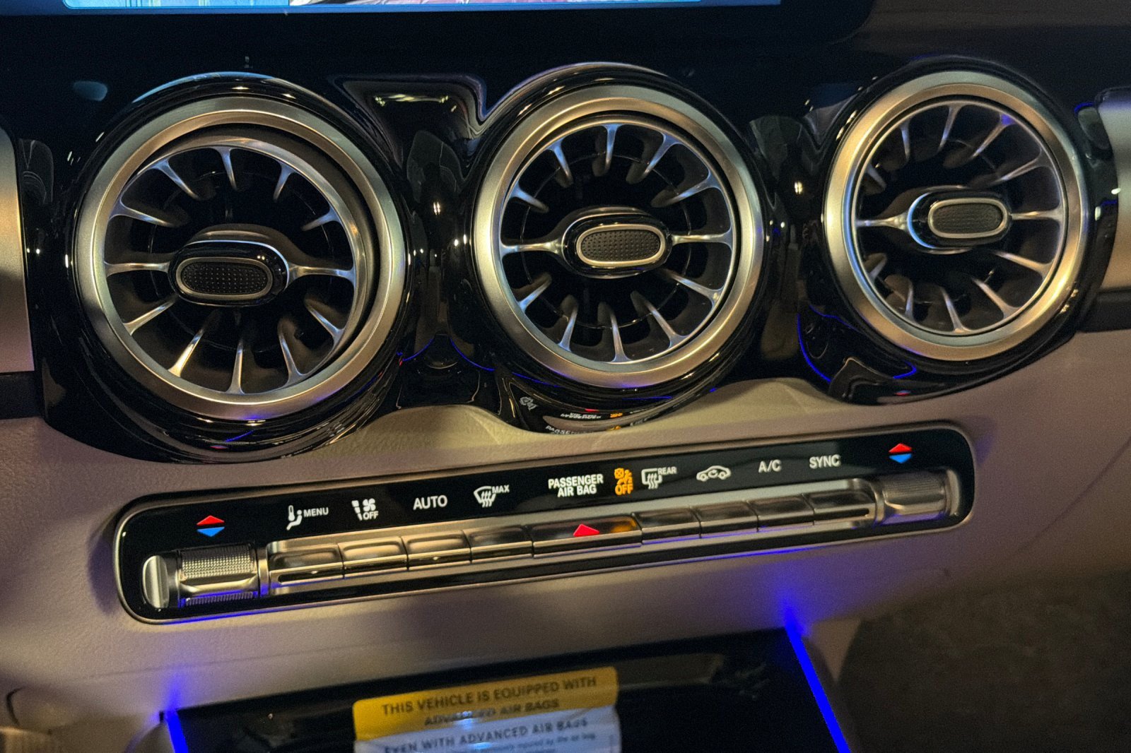 New 2026 Mercedes-Benz GLB 250 4MATIC image 19