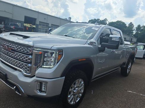 Used 2022 GMC Sierra 2500 Denali w/ Technology Package AWD/4WD image 3