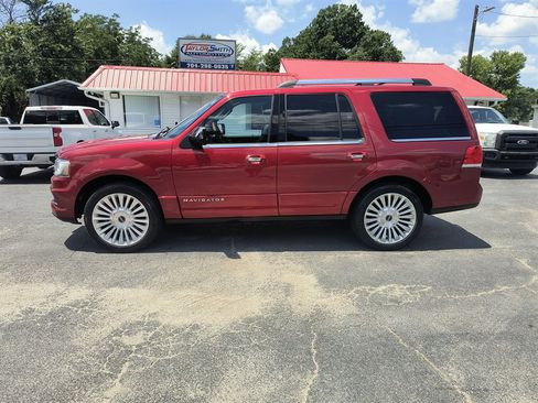 Used 2016 Lincoln Navigator Reserve AWD/4WD image 2