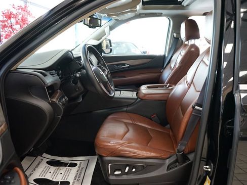 Used 2016 Cadillac Escalade Luxury AWD/4WD image 31