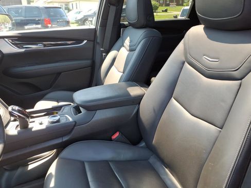 Used 2023 Cadillac XT5 Premium Luxury AWD/4WD image 4