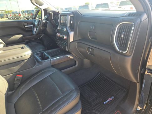 Used 2020 GMC Sierra 1500 SLT RWD image 30